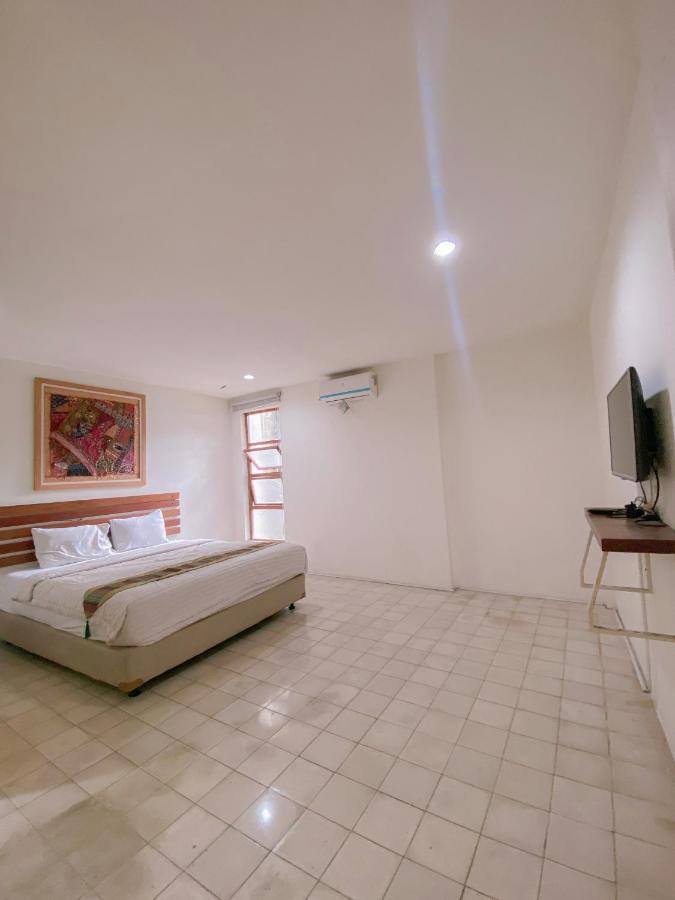 Augustina Home Malang Exterior photo