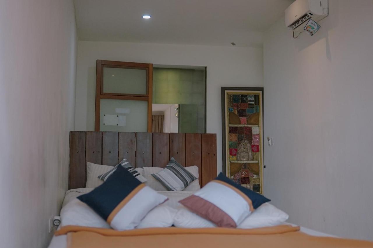 Augustina Home Malang Exterior photo