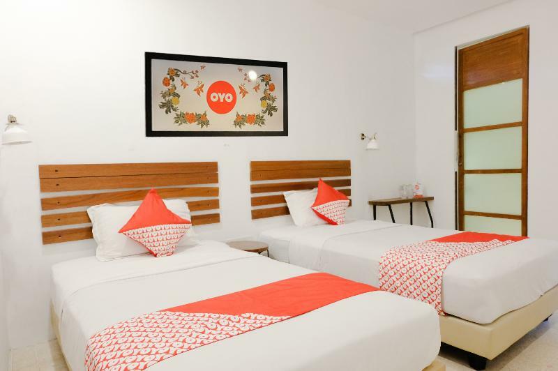 Augustina Home Malang Exterior photo